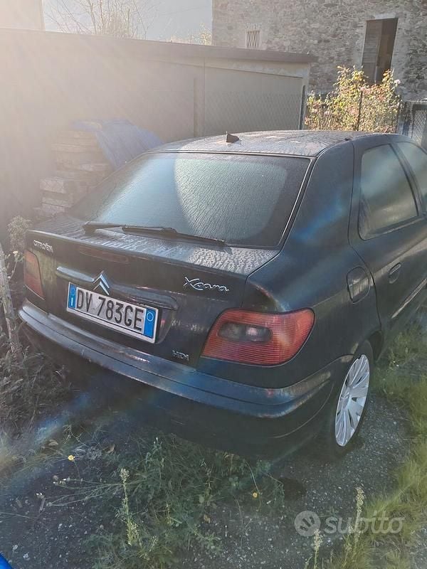 Usata Citroën Xsara 90 CV (66 kW) 2001 Nero Berlina