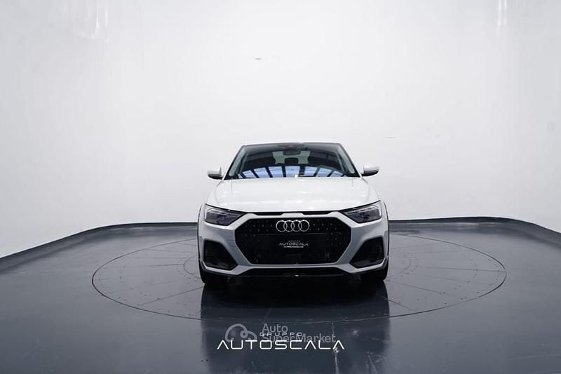 Nuova Audi A1 Design 116 CV (85 kW) 2026 Argento Berlina
