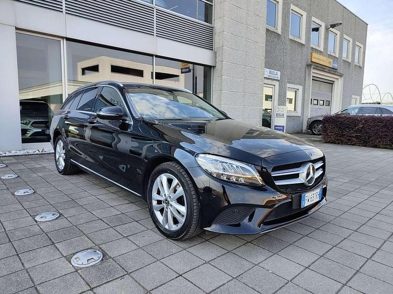 Usata Mercedes C220 194 CV (142 kW) 2019 Nero Station wagon