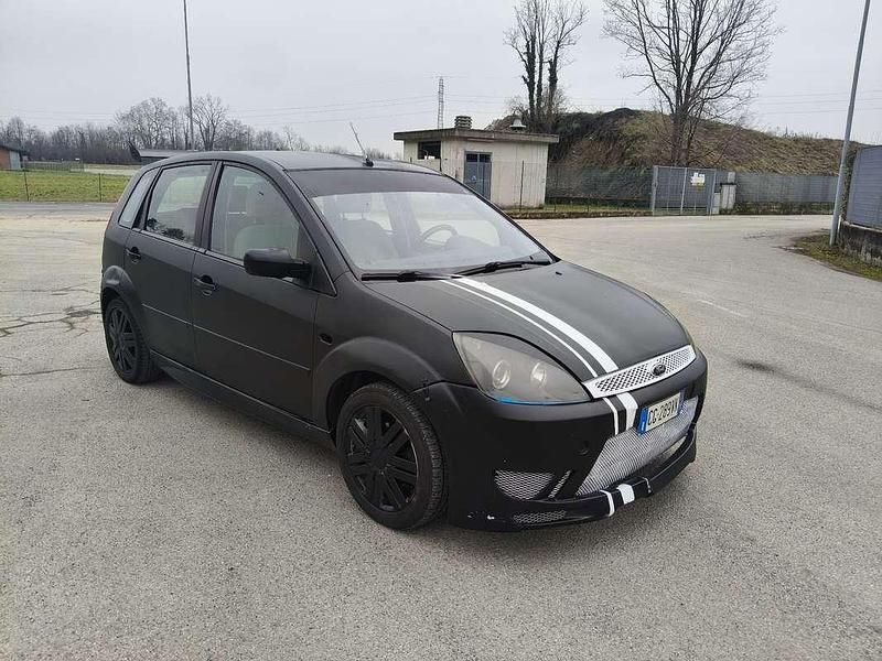 Usata Ford Fiesta Ghia 75 CV (55 kW) 2001 Utilitaria