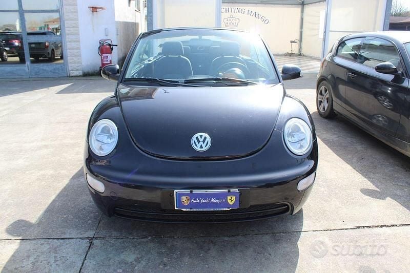 Usata VW New Beetle 102 CV (75 kW) 2005 Nero Utilitaria