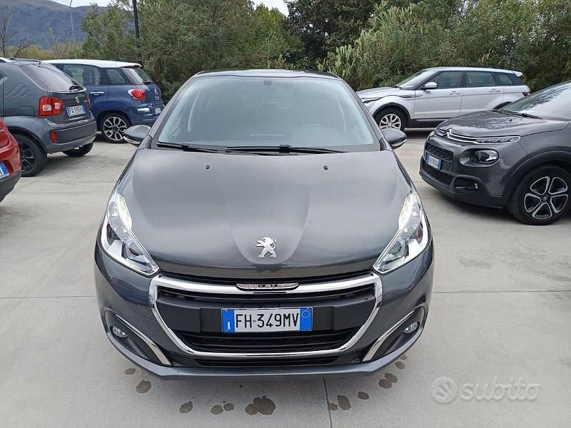 Usata Peugeot 208 75 CV (55 kW) 2017 Utilitaria