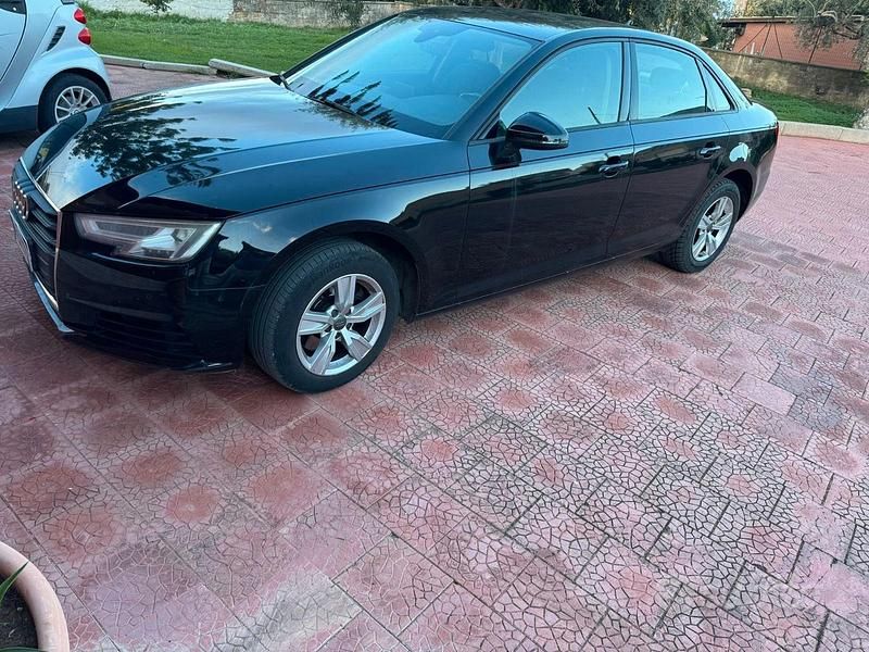 Begagnad Audi A4 122 HK (89 kW) 2016 Svart Sedan