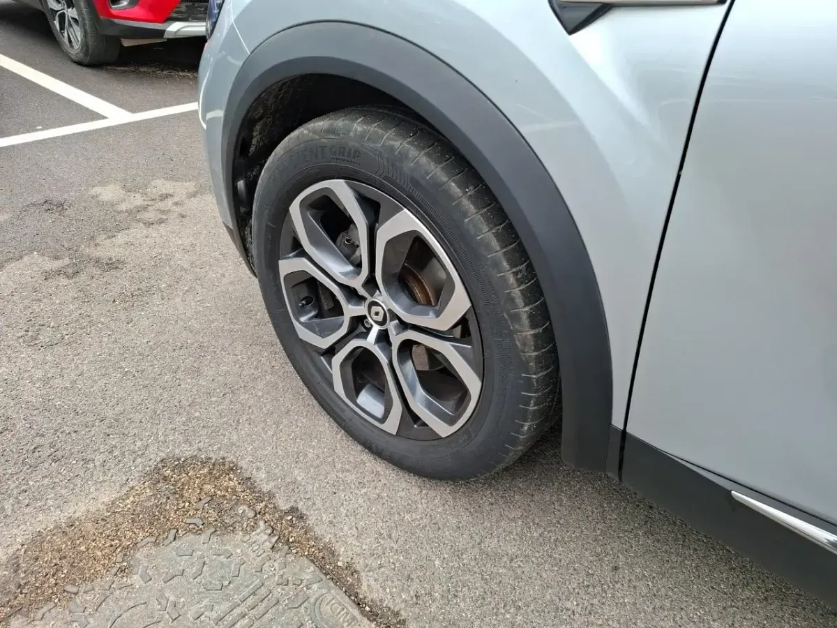 Usata Renault Captur Techno 145 CV (106 kW) 2023 Grigio SUV