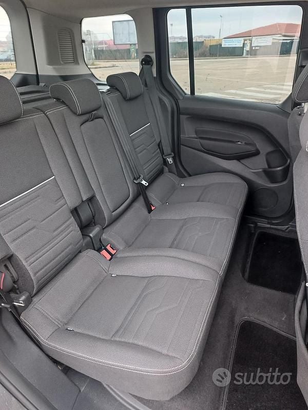 Usata Ford Tourneo Connect 120 CV (88 kW) 2016 Grigio Monovolume