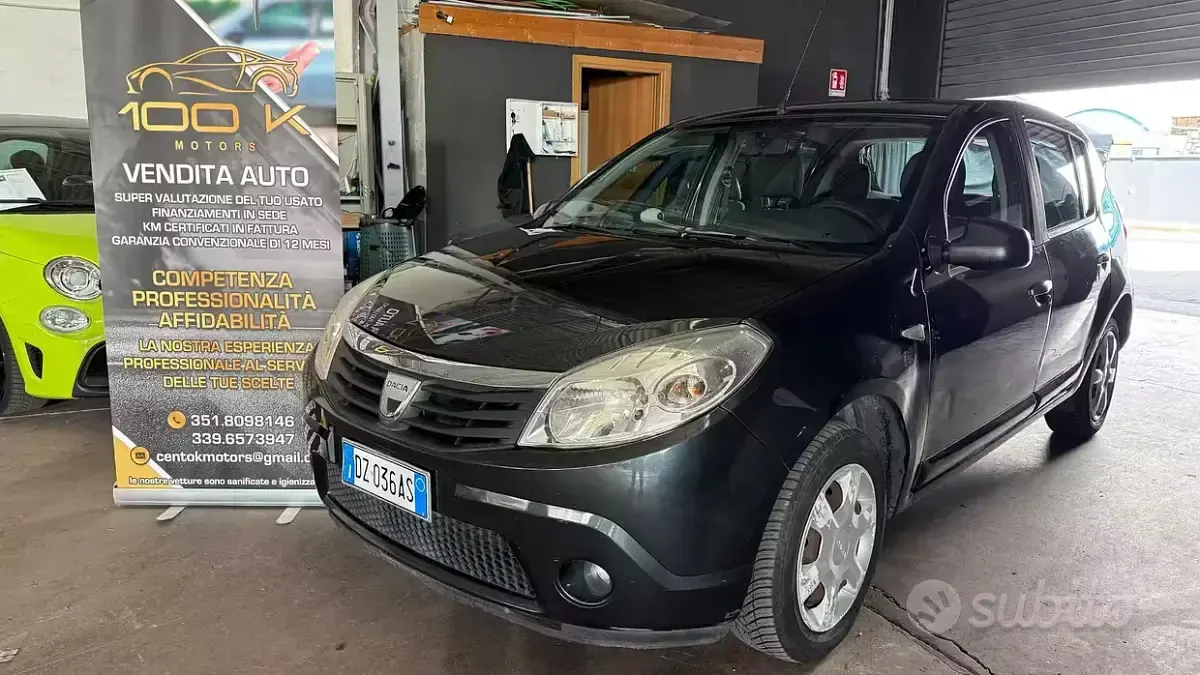 Usata Dacia Sandero Lauréate 72 CV (52 kW) 2010 Berlina