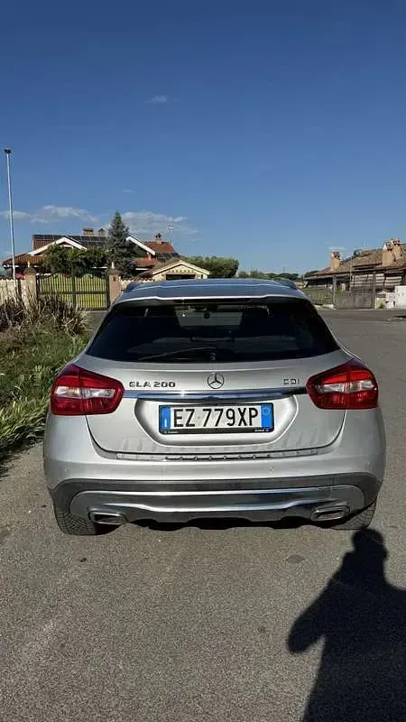 Usata Mercedes GLA200 136 CV (100 kW) 2015 Grigio SUV