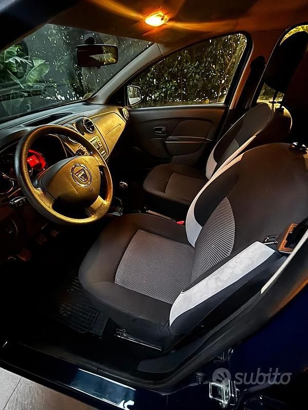 Usata Dacia Sandero 75 CV (55 kW) 2016 Blu Berlina