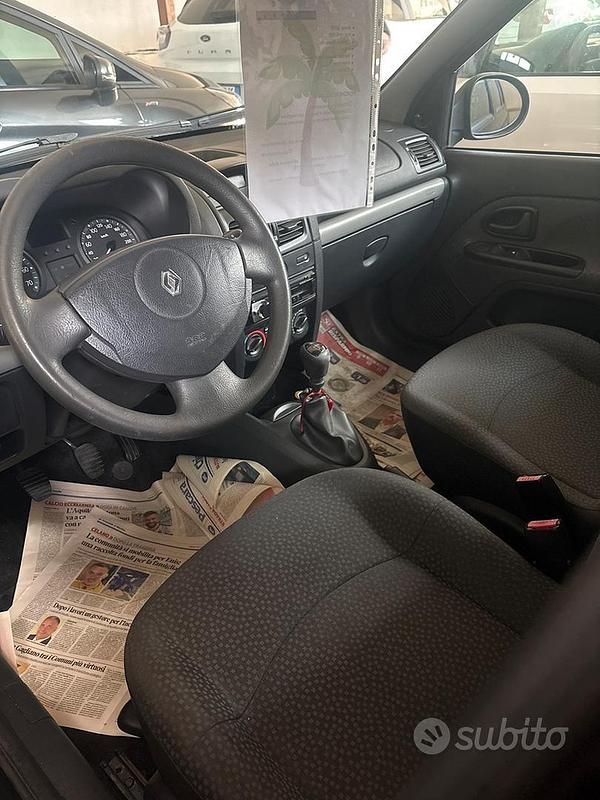 Usata Renault Clio II 58 CV (42 kW) 2010 Utilitaria