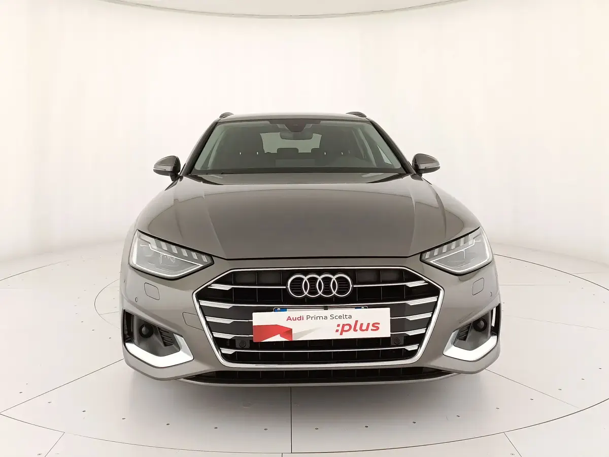 Usata Audi A4 Business 136 CV (100 kW) 2022 Z8 grigio terra metallizzato Station wagon