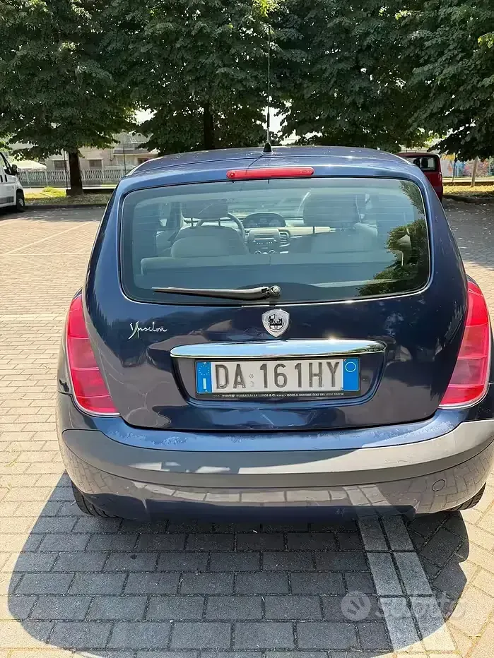 Usata Lancia Ypsilon 60 CV (44 kW) 2006 Bluazzurro Utilitaria