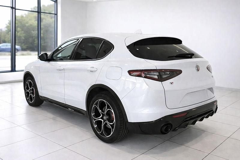 Usata Alfa Romeo Stelvio Veloce 210 CV (154 kW) 2024 Bianco SUV