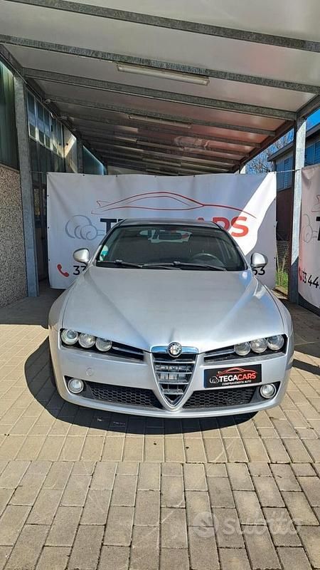 Second-hand Alfa Romeo 159 150 CP (110 kW) 2008 Gri Break