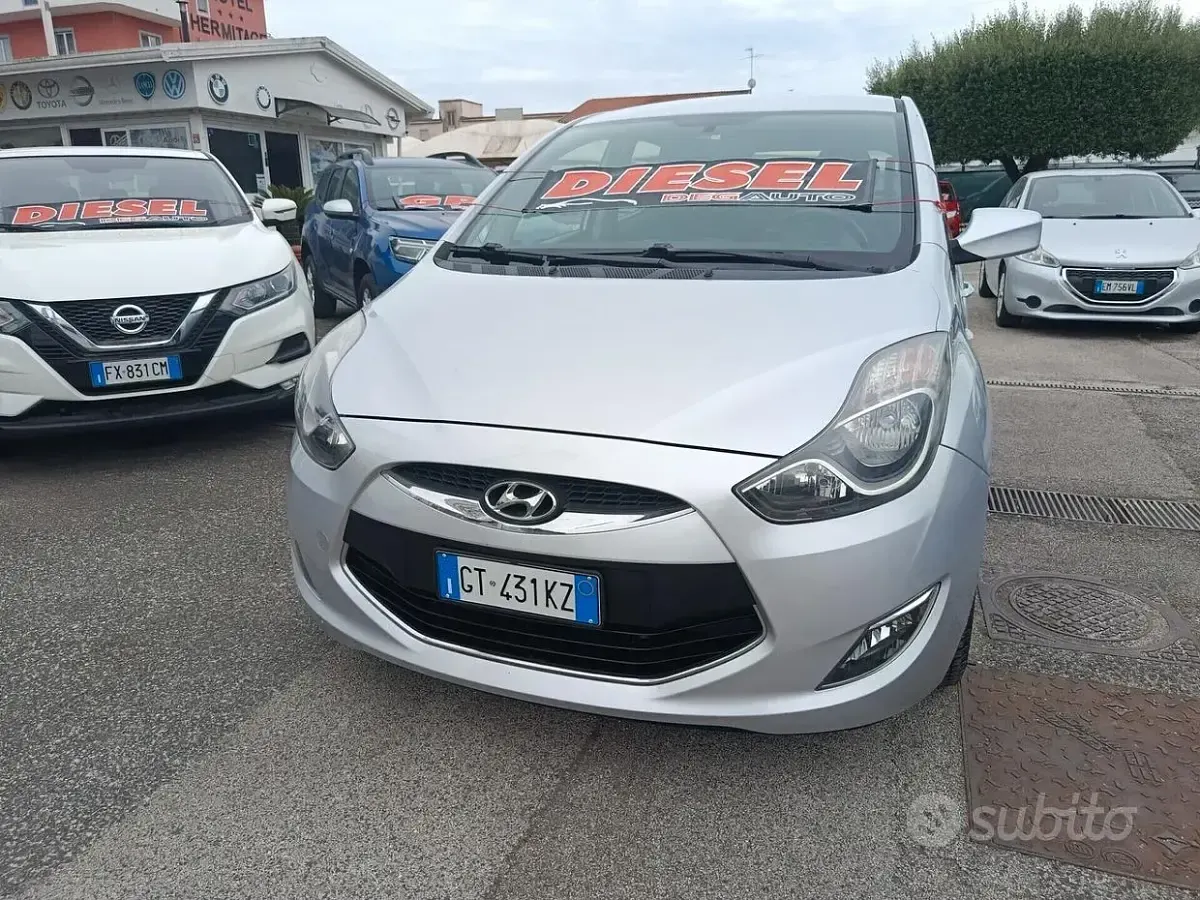 Usata Hyundai ix20 Comfort 90 CV (66 kW) 2014 Grigio Utilitaria