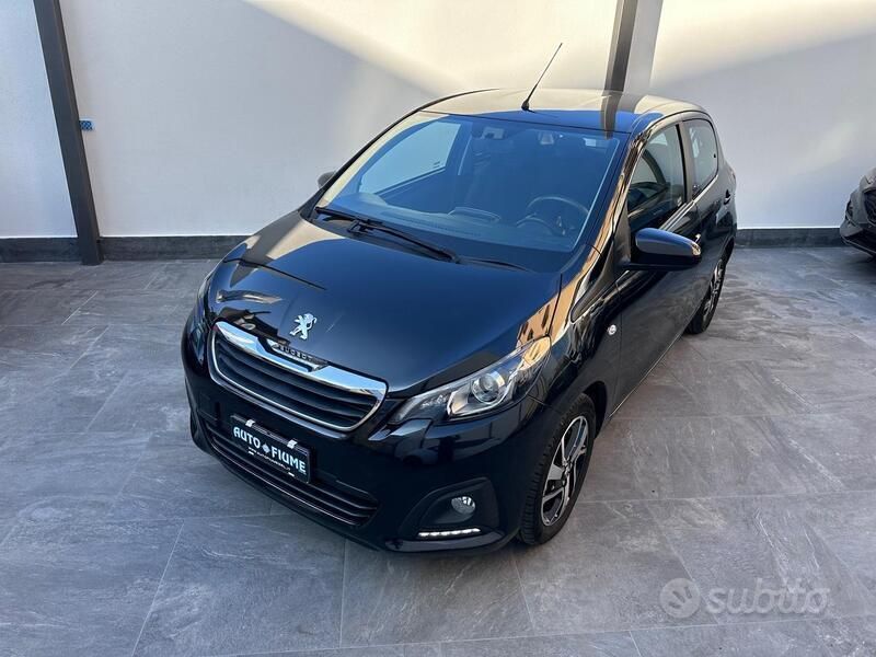 Nero Usata 2020 Peugeot 108 Allure Due volumi | 12.490 € (Cara) - Immagine 1/4