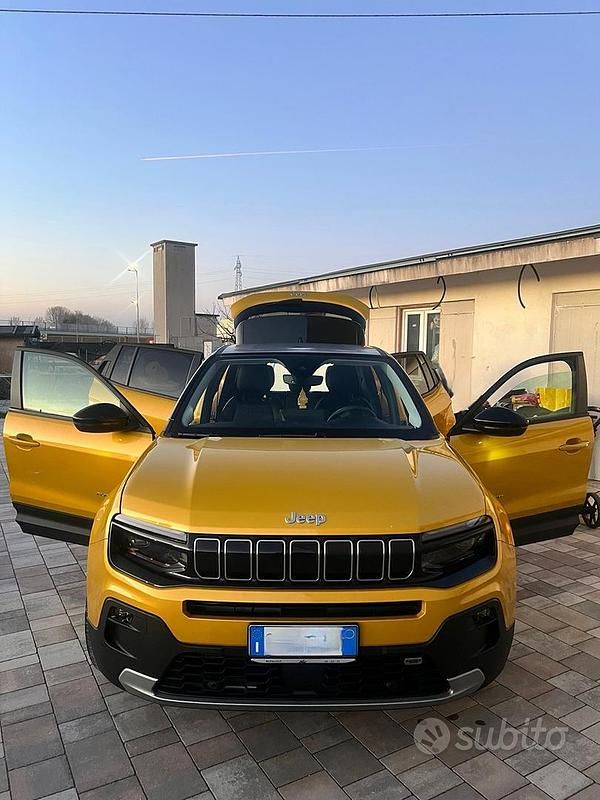 Usata Jeep Avenger Summit 100 CV (73 kW) 2023 Giallo SUV