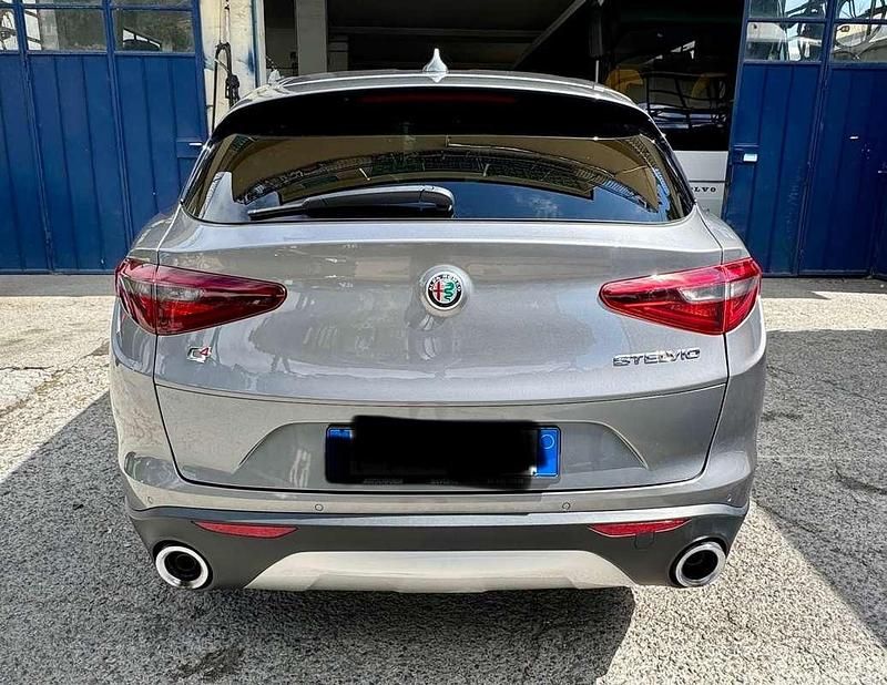 Usata Alfa Romeo Stelvio Business 209 CV (153 kW) 2019 Grigio SUV