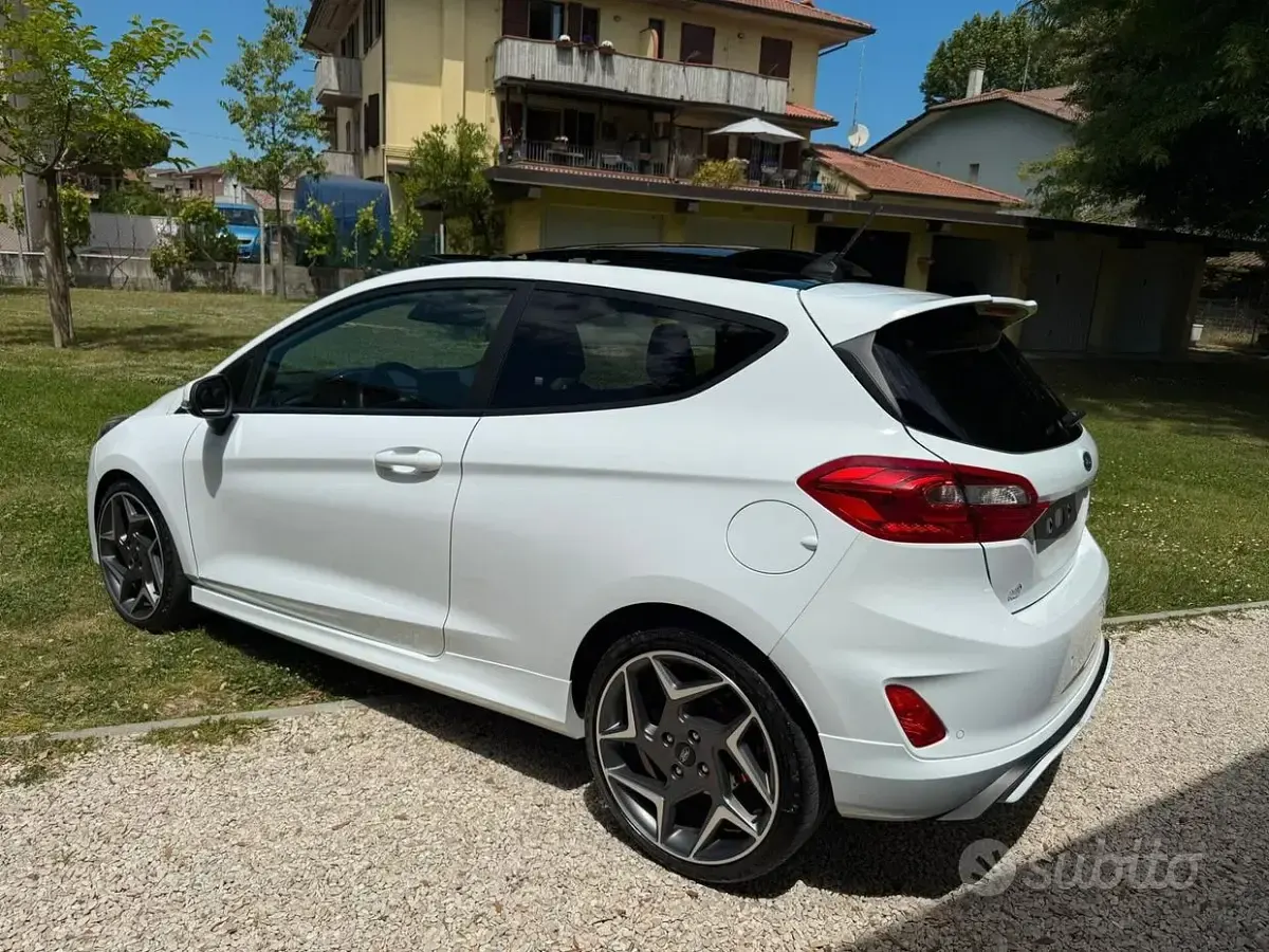 Usata Ford Fiesta Performance Edition 200 CV (147 kW) 2020 Bianco Utilitaria