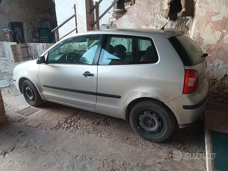 Usata VW Polo 64 CV (47 kW) 2001 Grigio Berlina