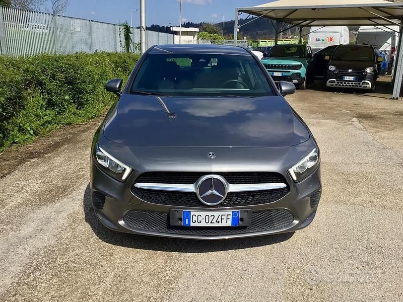 Usata Mercedes A180 Executive 116 CV (85 kW) 2019 Grigio Berlina