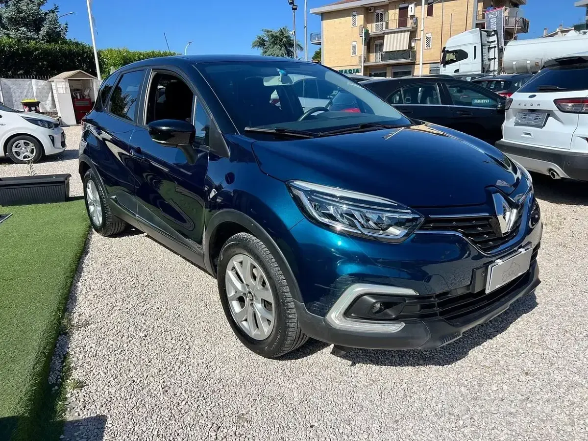 Käytetty Renault Captur Business 90 HP (66 kW) 2019 Vihreä Katumaasturi