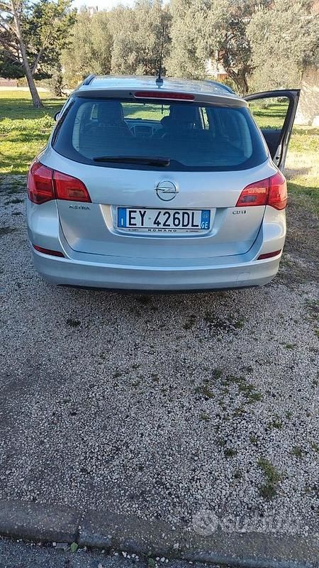 Usata Opel Astra 110 CV (80 kW) 2015 Grigio Station wagon