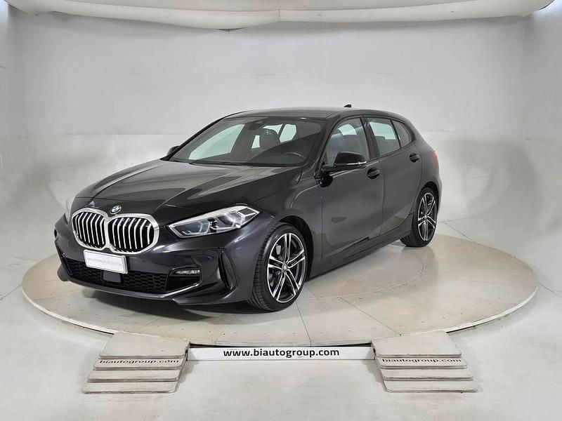Usata 2024 BMW 118 Shadowline Due volumi | 24.200 € (Super prezzo) - Immagine 1/2