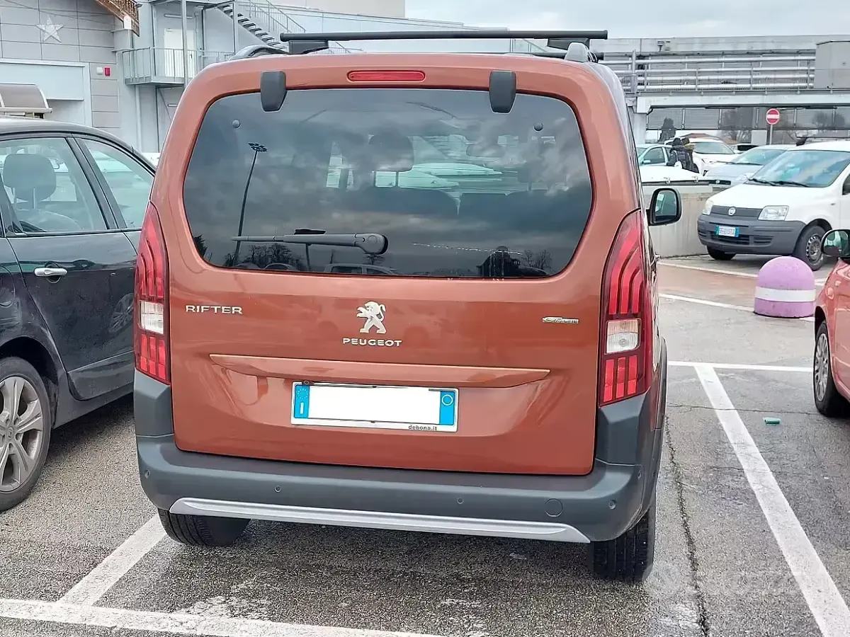 Usata Peugeot Rifter 131 CV (96 kW) 2019 Marrone Monovolume
