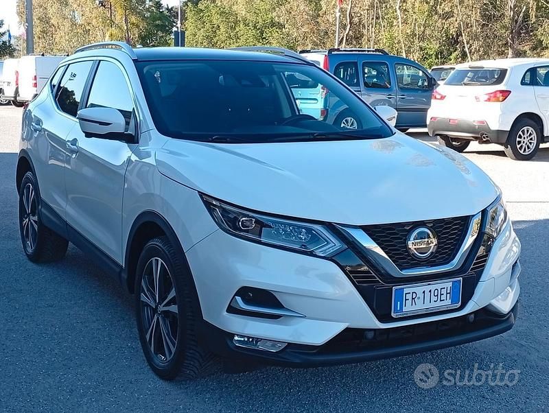 Usata Nissan Qashqai Tekna+ 131 CV (96 kW) 2018 Bianco SUV