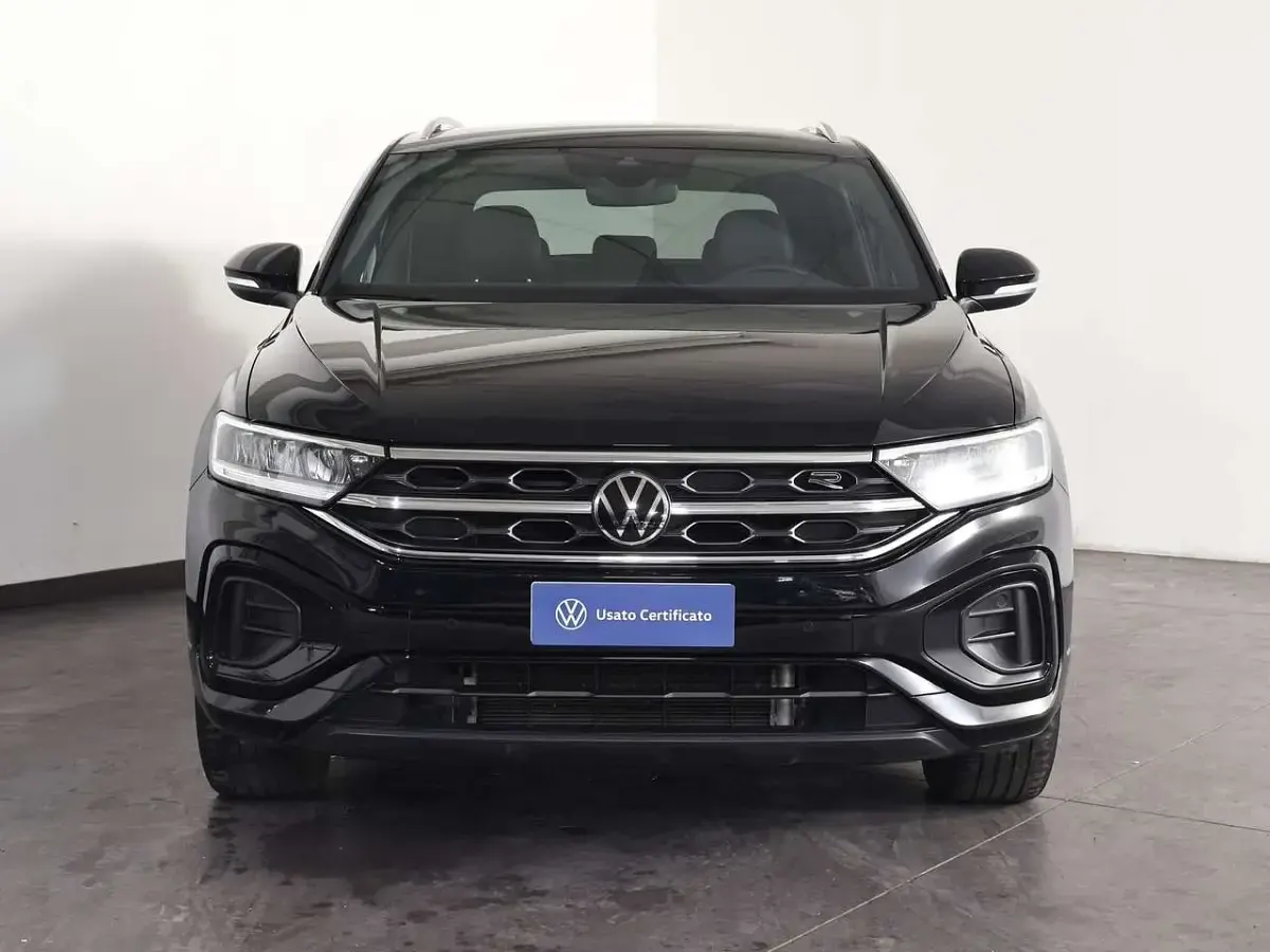 Usata VW T-Roc R-line 116 CV (85 kW) 2023 Deep black perlato SUV