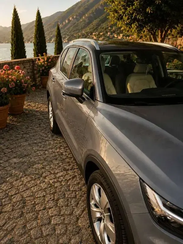Usata Volvo XC40 Business Edition 150 CV (110 kW) 2020 Grigio SUV