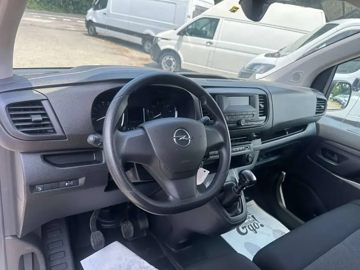 Usata Opel Vivaro 120 CV (88 kW) 2023 Bianco Monovolume