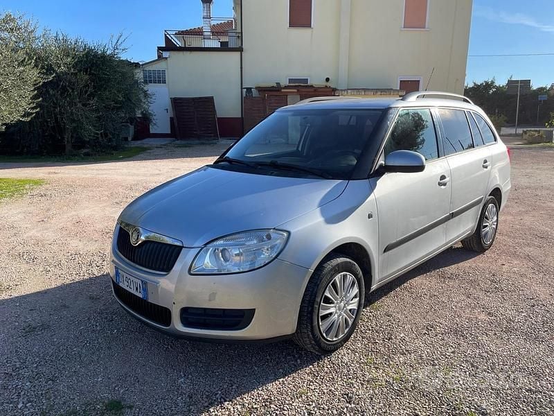 Grigio Usata 2009 Skoda Fabia Style Station wagon | 4200 € - Immagine 1/4