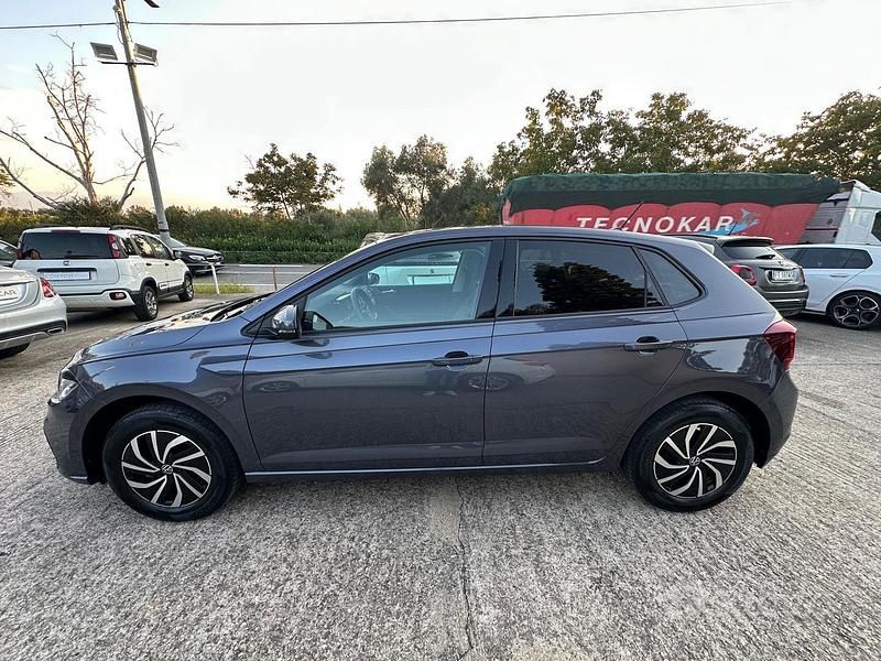 Usata VW Polo Style 95 CV (69 kW) 2024 Grigio Utilitaria