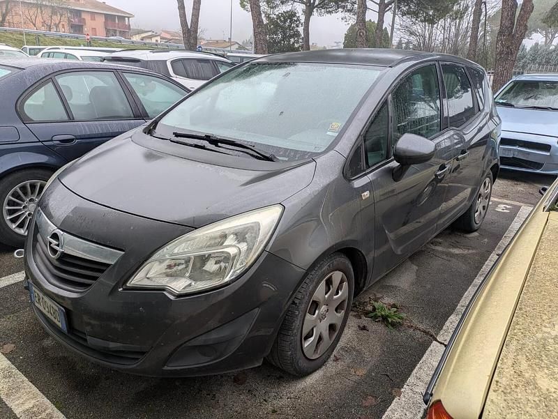 Usata Opel Meriva Cosmo 95 CV (69 kW) 2013 Grigio Monovolume