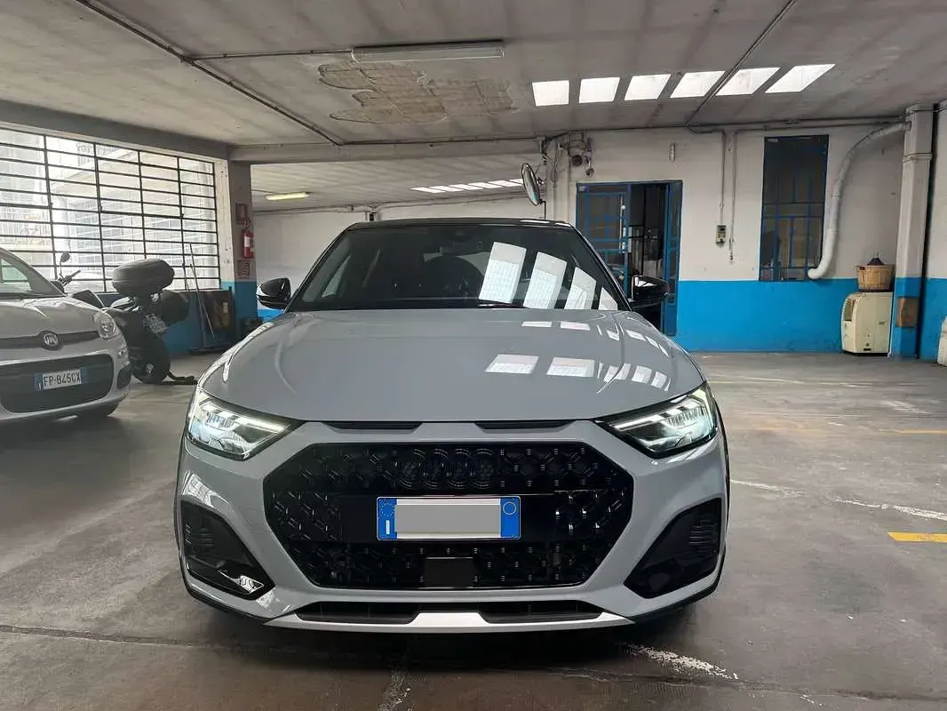 Usata Audi A1 Ambiente 110 CV (80 kW) 2021 Grigio SUV