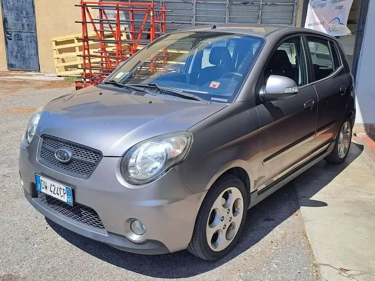 Usata Kia Picanto 63 CV (46 kW) 2009 Grigio Utilitaria