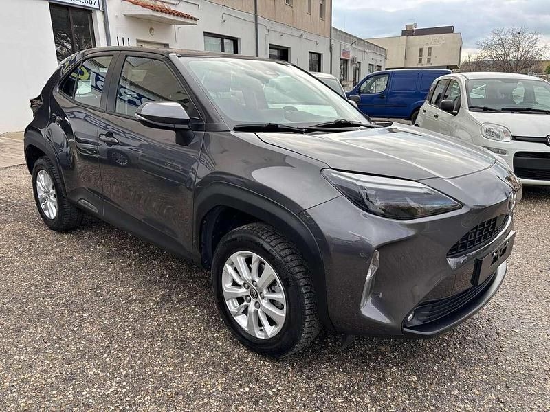 Usata Toyota Yaris Hybrid Business Edition 92 CV (67 kW) 2022 Grigio Station wagon