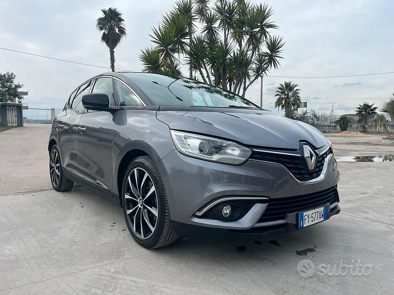 Usata Renault Scénic IV Initiale Paris 150 CV (110 kW) 2019 Grigio Monovolume