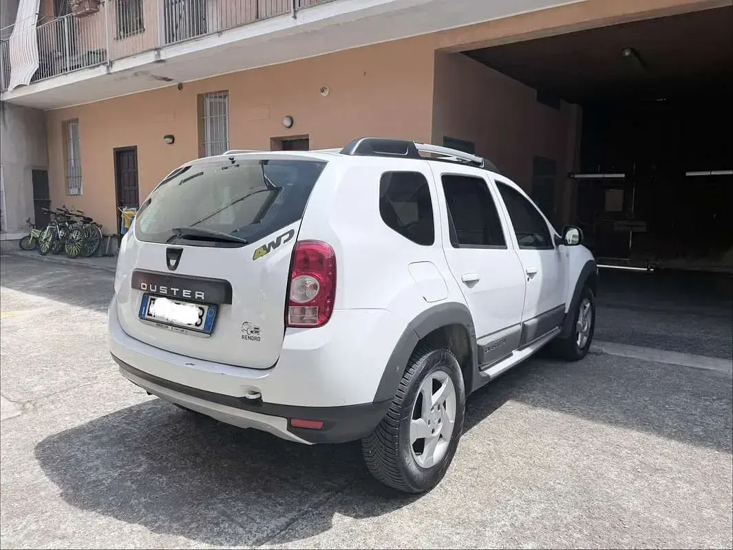 Usata Dacia Duster Lauréate 110 CV (80 kW) 2010 Bianco SUV