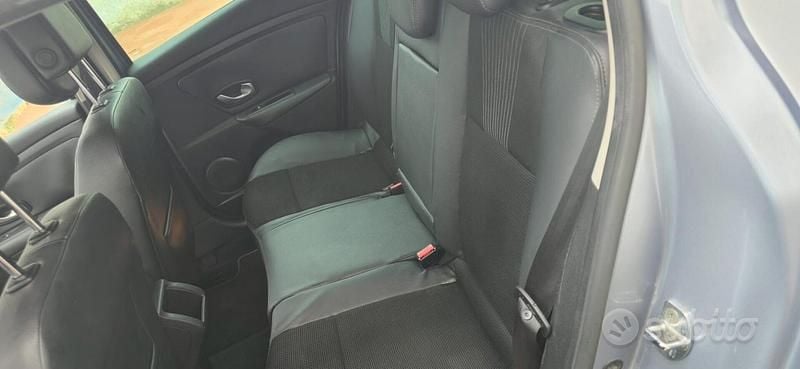 Usata Renault Mégane Luxe 110 CV (80 kW) 2009 Grigio Berlina