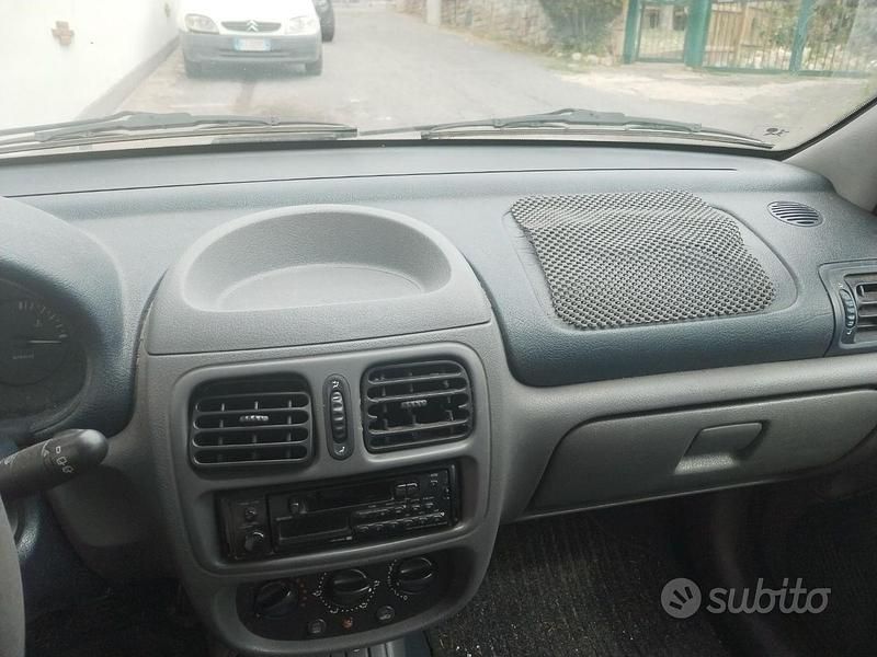 Usata Renault Clio II 2001 Utilitaria