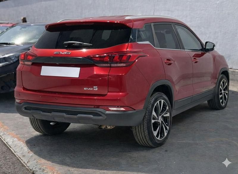 Usata EVO Evo 5 127 CV (93 kW) 2023 Rosso SUV