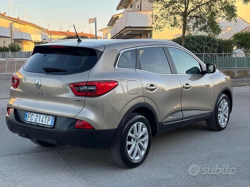 Second-hand Renault Kadjar Zen 110 CP (80 kW) 2016 Galben SUV