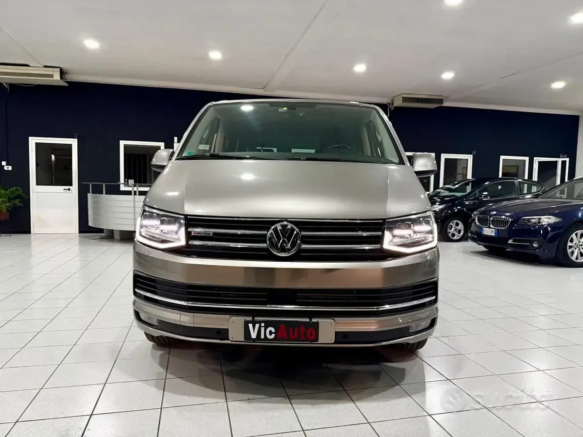 Usata VW Multivan Generation Six 204 CV (150 kW) 2017 Grigio Monovolume