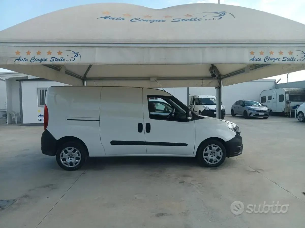 Usata Fiat Doblò 120 CV (88 kW) 2017 Bianco Monovolume
