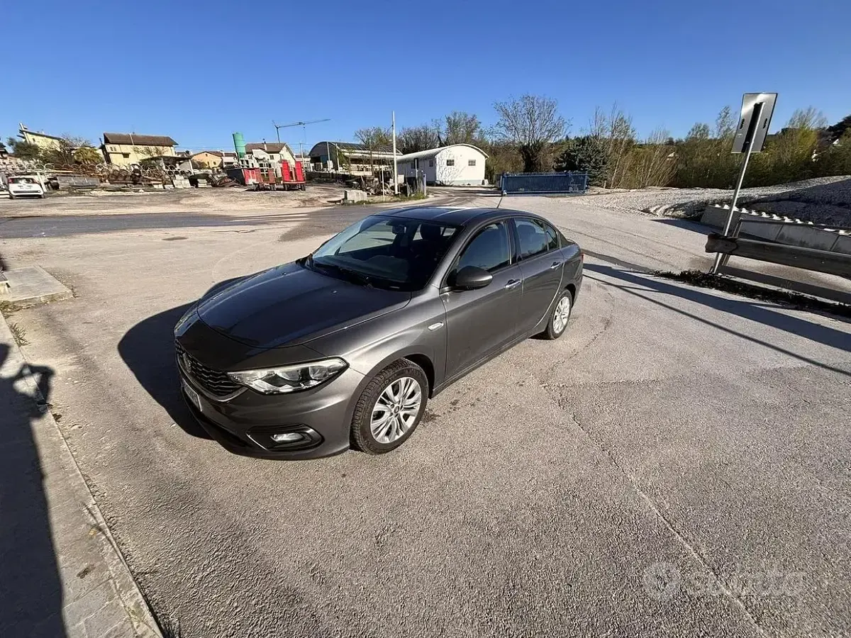 Usata Fiat Tipo 95 CV (69 kW) 2016 Grigio Berlina