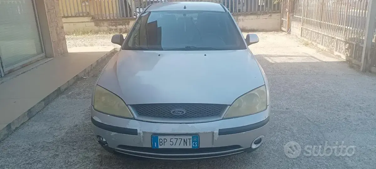 Usata Ford Mondeo 116 CV (85 kW) 2002 Grigio Berlina