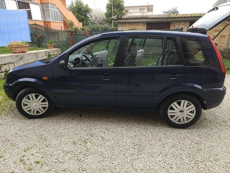 Usata Ford Fusion 68 CV (50 kW) 2003 Blu/azzurro Utilitaria