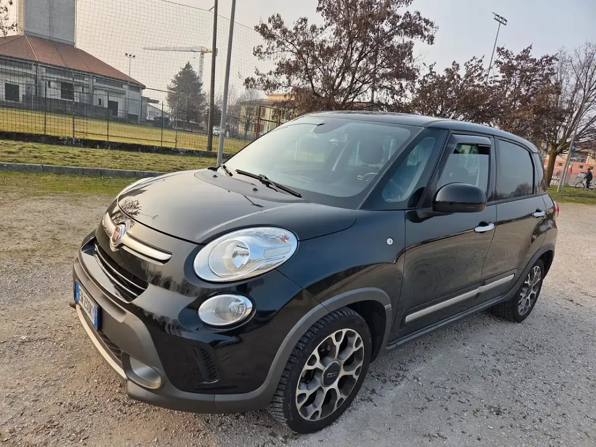 Usata Fiat 500L Trekking 85 CV (62 kW) 2014 Nero Monovolume